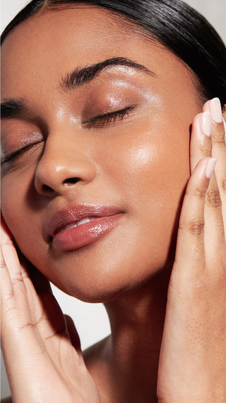 Soin hydratant essentiel, activateur d'éclat