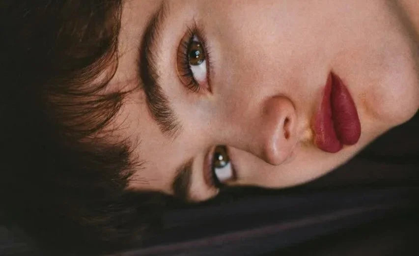 PARIS : Cosmétique anti-âge – La beauté holistique allie compléments et soins de haute technologie